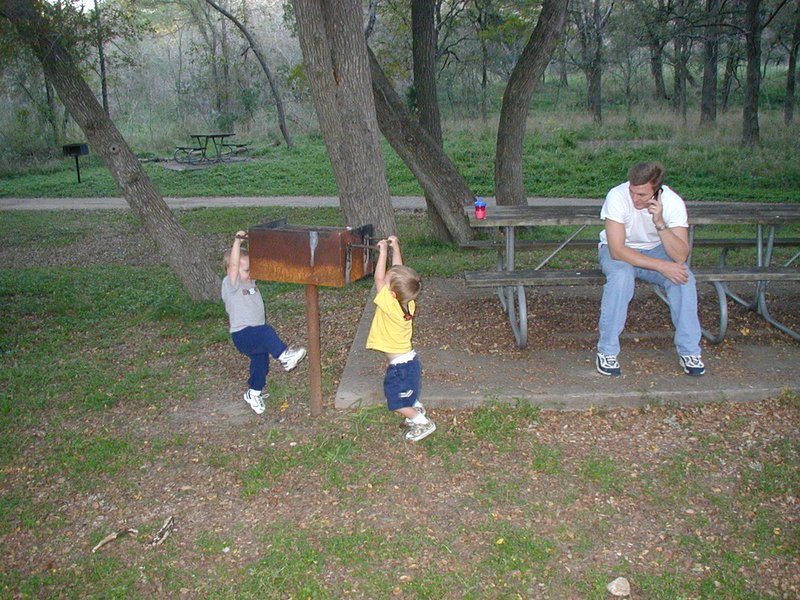 2001/10(October)/Camping-McKinney-Falls/800x600_2001-10-25-Camping-McKinney-Falls-7-Vale-Chance-hanging-on-grill-Justin.JPG