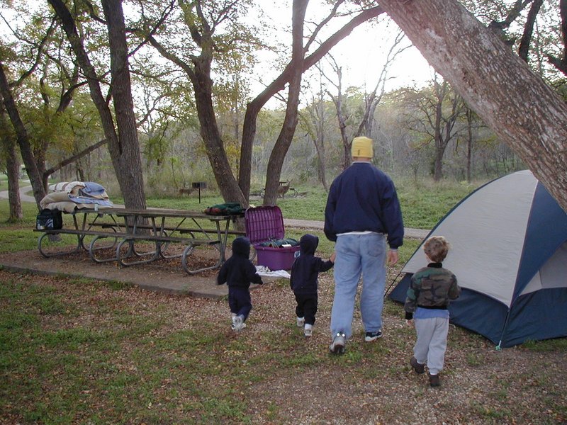 2001/10(October)/Camping-McKinney-Falls/800x600_2001-10-26-Camping-McKinney-Falls-05-Chance-Aaron-Vale-Justin-wathing-deer.JPG