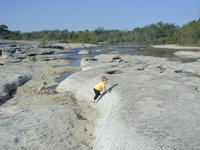 2001-10-26-Camping-McKinney-Falls-16-Chance-climbing-at-falls.JPG