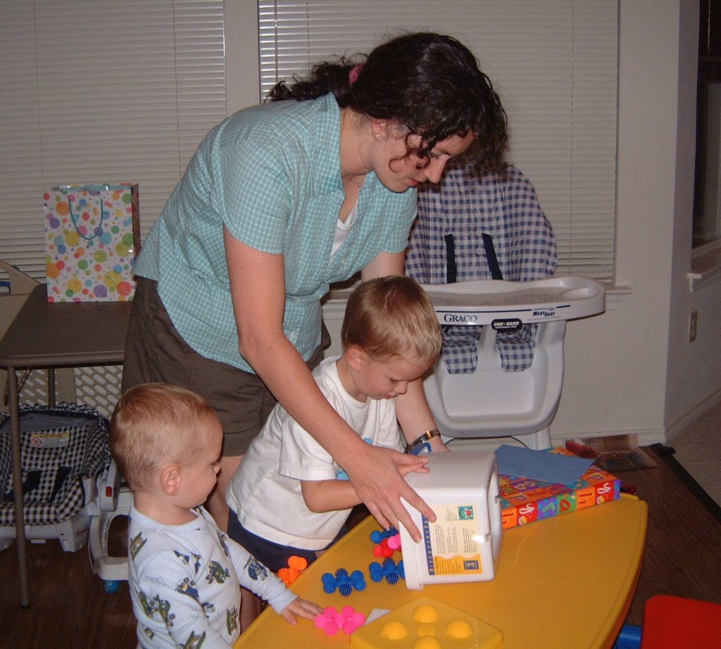 2001/10(October)/Chance-Bday/1024x768_2001-10-05-Chance-Bday-17-Vale-Chance-Suzi-builderblocks.JPG