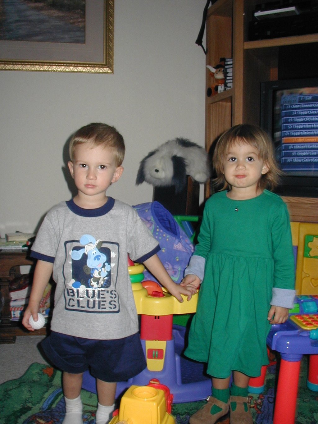 2001/10(October)/Chance-Bday/1024x768_2001-10-07-Chance-Bday-31-Chance-Kalyani-holding-hands.JPG