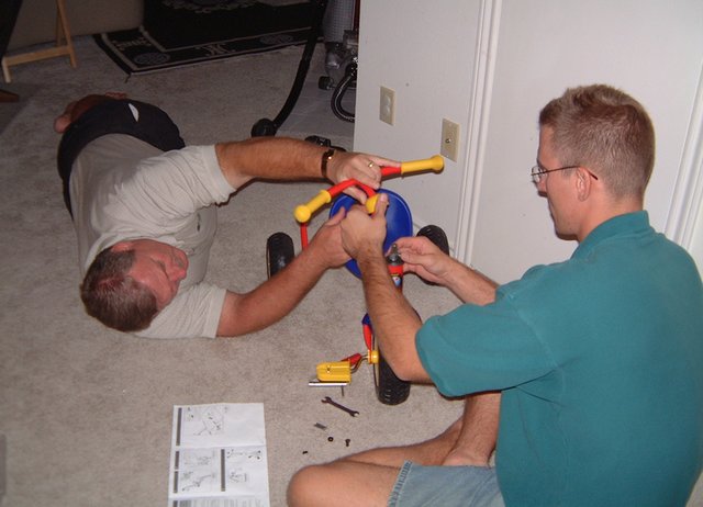 2001/10(October)/Chance-Bday/2001-10-05-Chance-Bday-01-Jim-Travis-Tricycle.JPG
