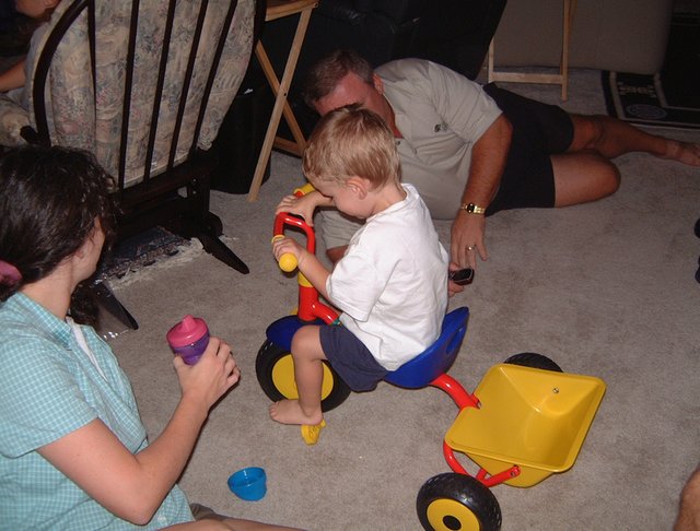 2001/10(October)/Chance-Bday/640x480_2001-10-05-Chance-Bday-04-Suzi-Chance-Jim-Tricycle.JPG