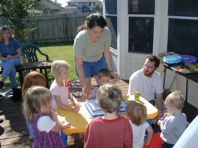 2001-10-07-Chance-Bday-14-all-kids.JPG