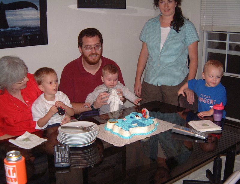 2001/10(October)/Chance-Bday/800x600_2001-10-05-Chance-Bday-02-Grammy-Chance-James-Dax-Suzi-Vale.JPG