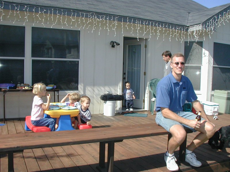2001/10(October)/Chance-Bday/800x600_2001-10-07-Chance-Bday-04-Megan-Jack-Chance-Vale-Zac-Travis.JPG