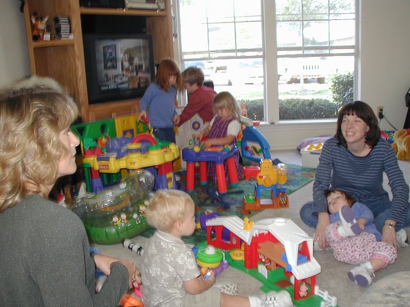 2001-10-07-Chance-Bday-12-Kim-Zen-Brynn-Aaron-Brittney-Tara-Erika.JPG