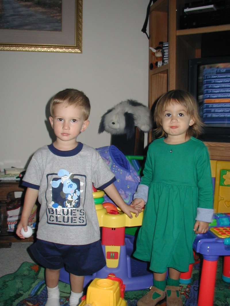 2001-10-07-Chance-Bday-31-Chance-Kalyani-holding-hands.JPG