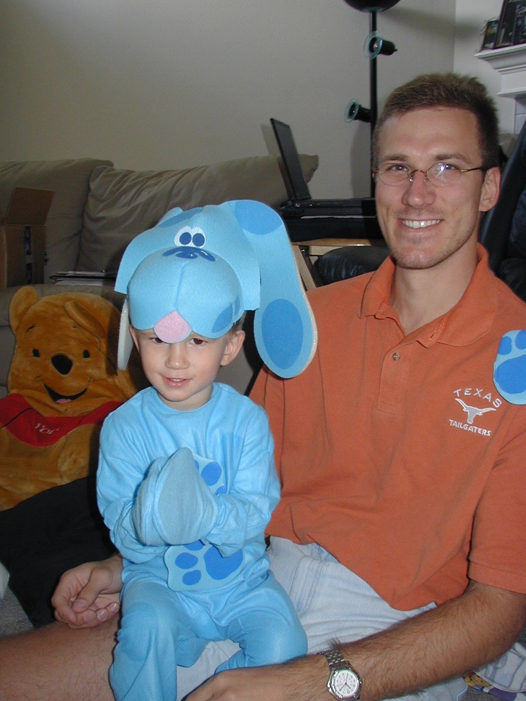 2001/10(October)/Halloween/1024x768_2001-10-27-Halloween-Party-05-Chance-Travis.JPG