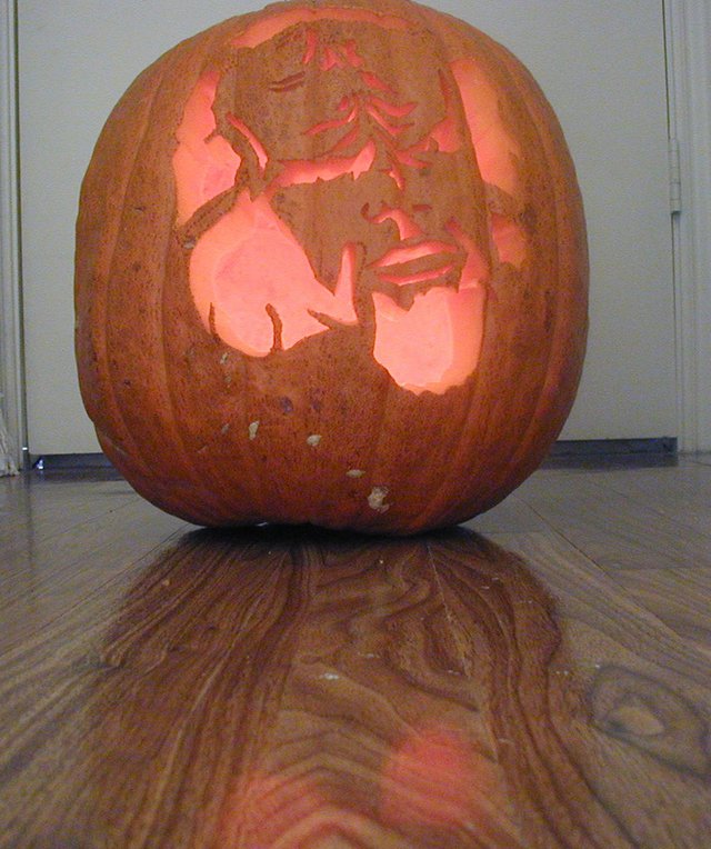 2001-10-28-pumpkin-carving-11-Worf-pumpkin.JPG