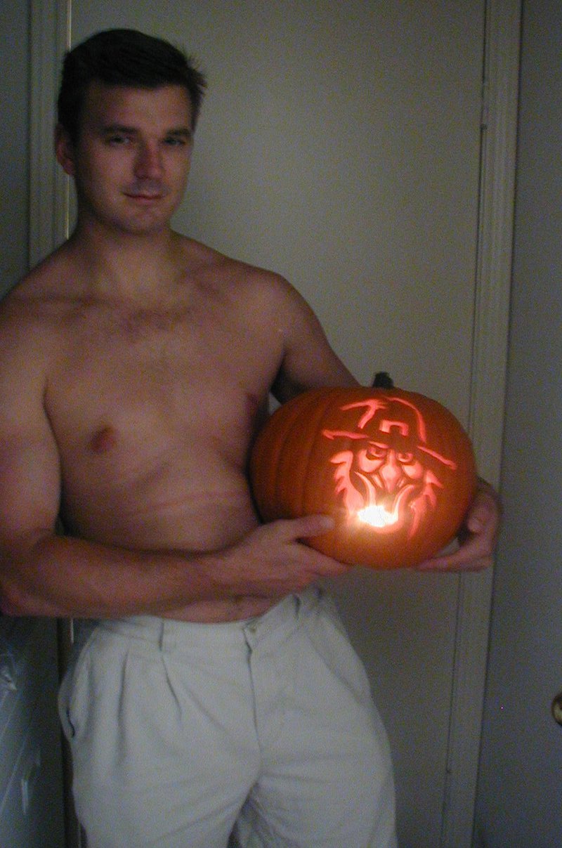 2001-10-28-pumpkin-carving-10-Justin-tooth-fairy.JPG