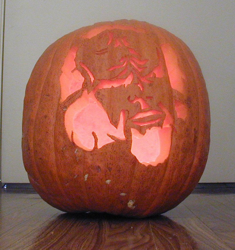 2001-10-28-pumpkin-carving-12-Worf-pumpkin.JPG