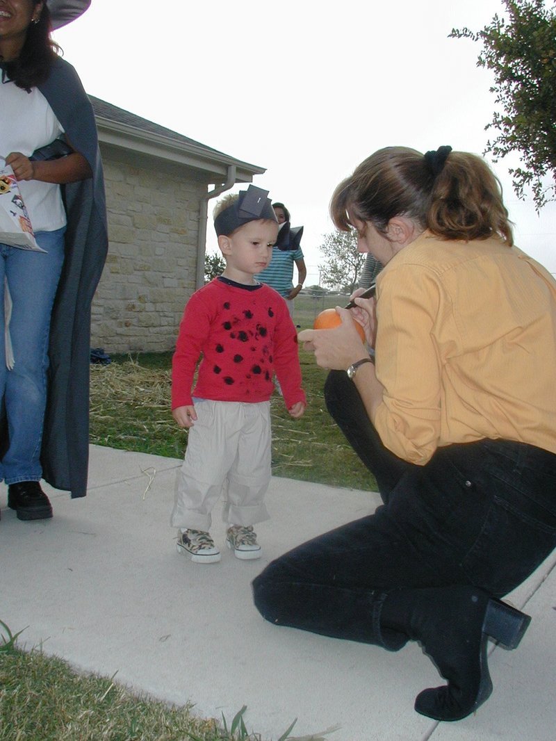 2001-10-30-Halloween-school-party-03-Chance-pumpkin.JPG