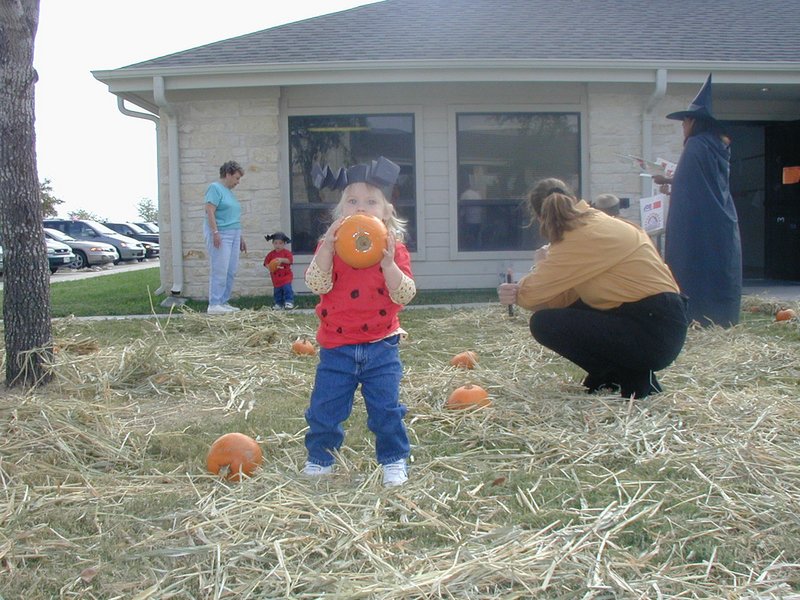 2001-10-30-Halloween-school-party-05.JPG