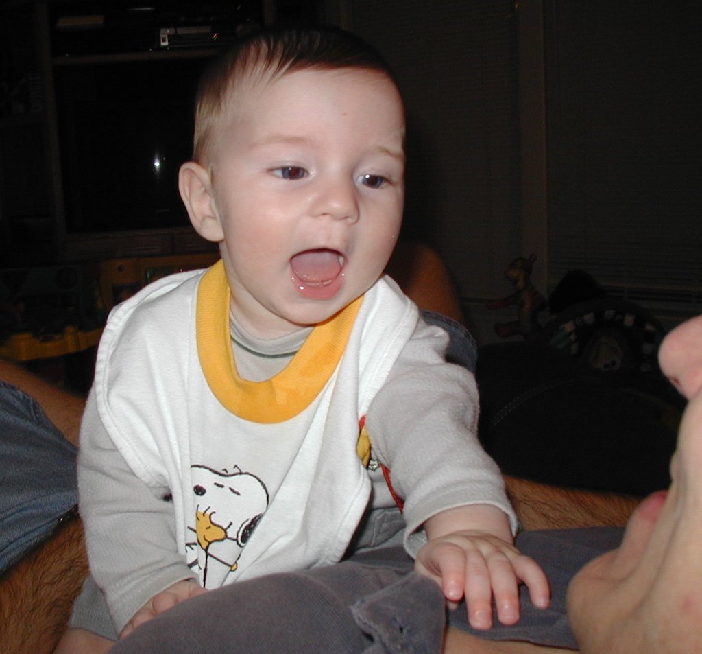 2001/10(October)/Misc/1024x768_2001-10-13-Dax-Travis-1.JPG