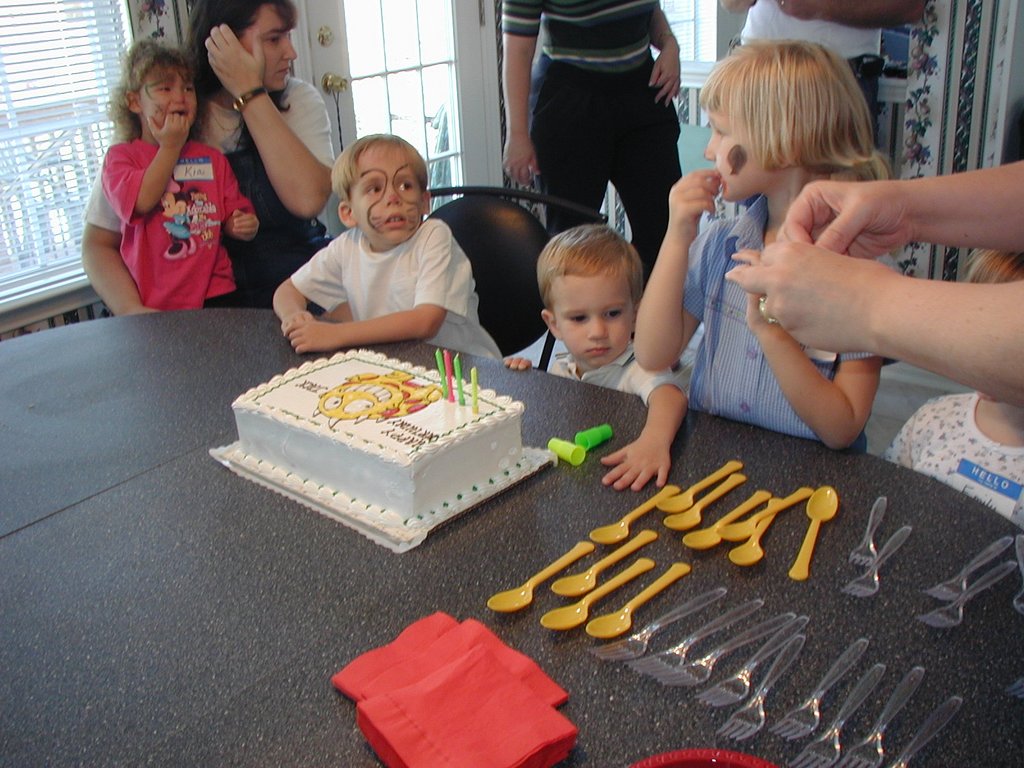 2001/10(October)/Misc/1024x768_2001-10-20-Jack-bday-1.JPG