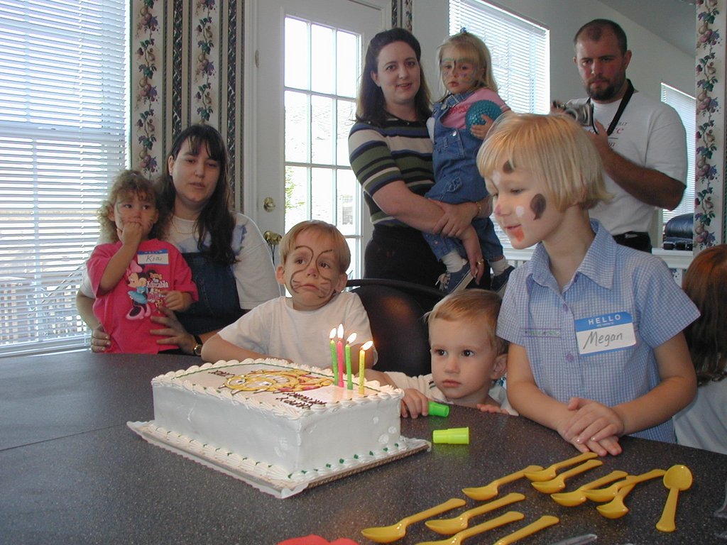 2001/10(October)/Misc/1024x768_2001-10-20-Jack-bday-2.JPG