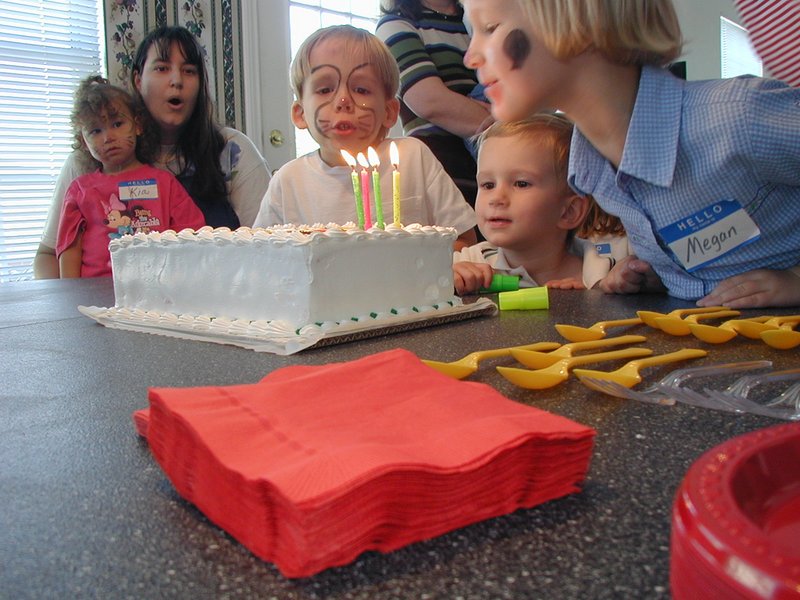 2001/10(October)/Misc/800x600_2001-10-20-Jack-bday-4.JPG