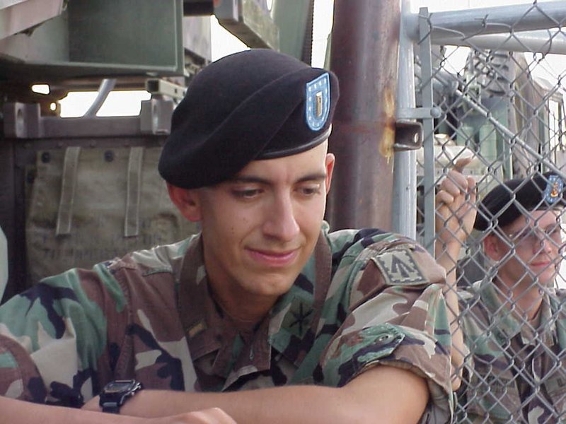 2001/10(October)/Misc/800x600_2001-10-LT-Scott.jpg
