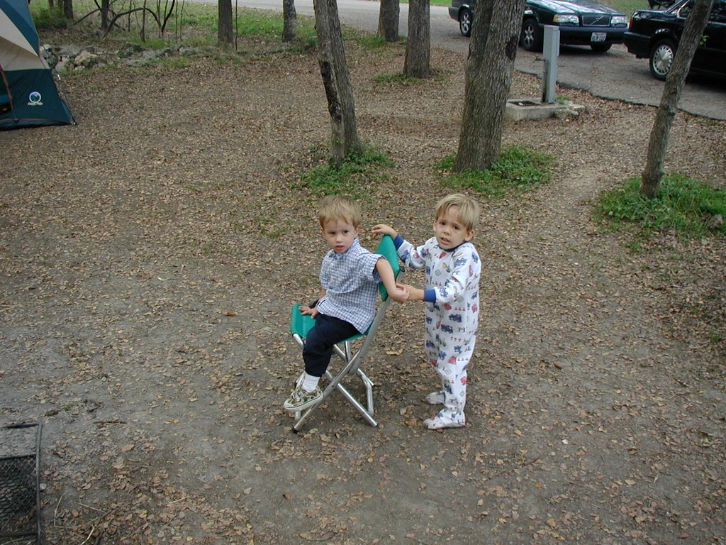 2001-11-12-Camping-McKinney-Falls-04-Chance-Jack.JPG