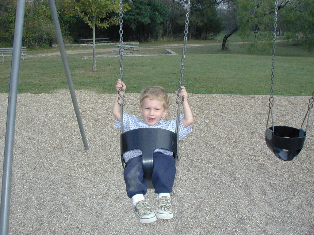 2001/11(November)/Camping-McKinney-Falls/1024x768_2001-11-12-Camping-McKinney-Falls-16-Chance-swinging.JPG