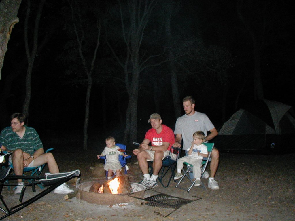 2001/11(November)/Camping-McKinney-Falls/1024x768_2001-11-26-McKinney-Falls-Camping-05-Matt-Vale-Justin-Chance-Travis-campfire.JPG