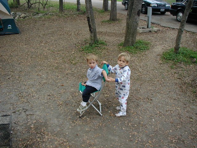 2001-11-12-Camping-McKinney-Falls-04-Chance-Jack.JPG