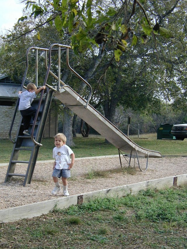 2001-11-12-Camping-McKinney-Falls-18-Chance-Jack-slide.JPG