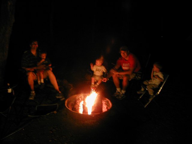 2001/11(November)/Camping-McKinney-Falls/640x480_2001-11-26-McKinney-Falls-Camping-04-Jack-Matt-Vale-Justin-Chance-campfire.JPG