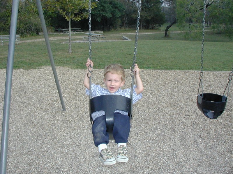 2001-11-12-Camping-McKinney-Falls-16-Chance-swinging.JPG