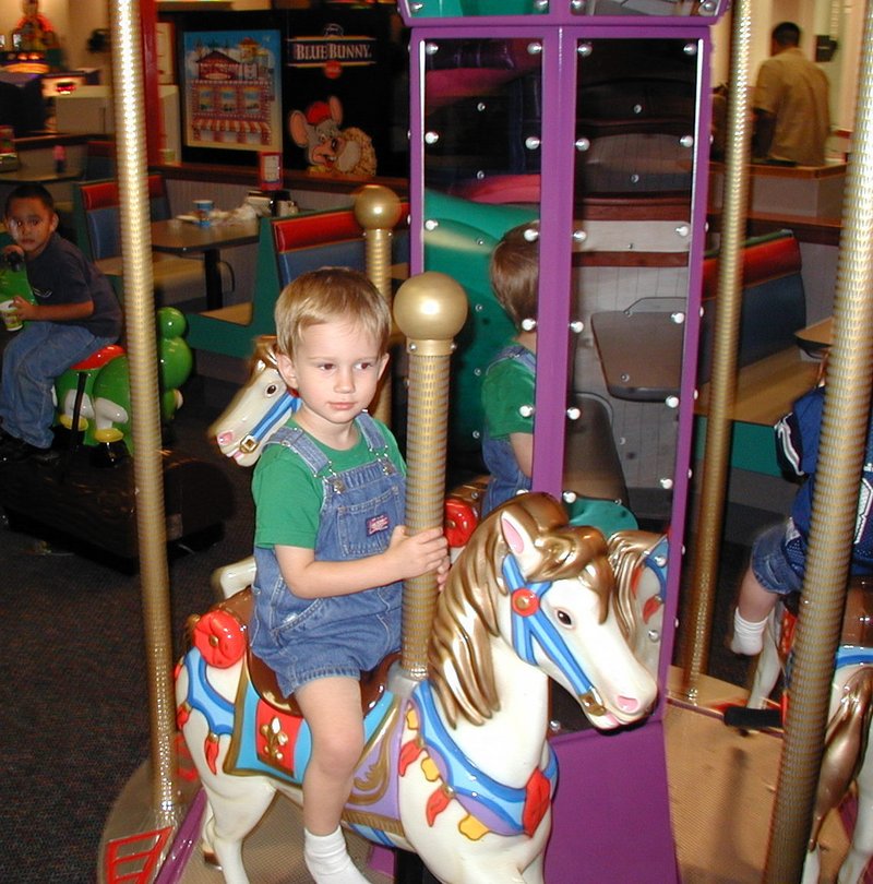 2001-11-04-ChuckyCheese-12-Chance.JPG