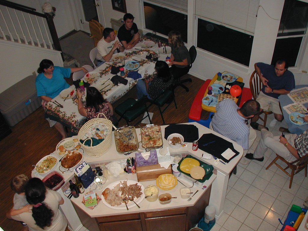 2001/11(November)/Misc/1024x768_2001-11-07-Turkey-Potluck-05.JPG