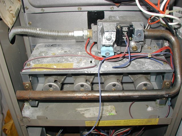 2001/11(November)/Misc/640x480_2001-11-21-furnace-problems-1-top-half.JPG