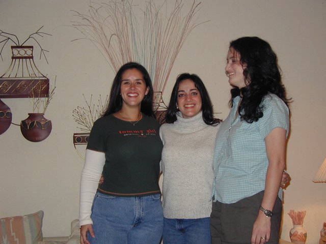2001/11(November)/Misc/640x480_2001-11-24-Sager-visit-6-Kris-Chris-Suzi.JPG