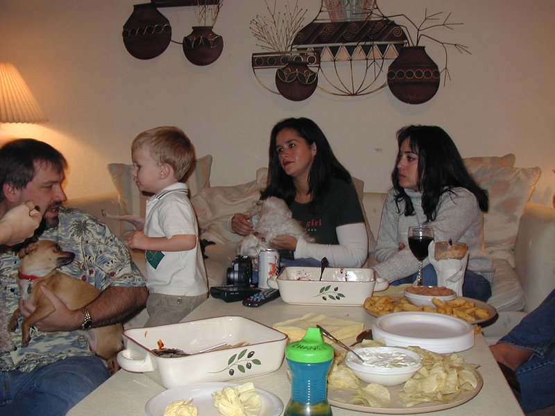 2001/11(November)/Misc/800x600_2001-11-24-Sager-visit-2-Bill-Chance-Kris-Chris.JPG