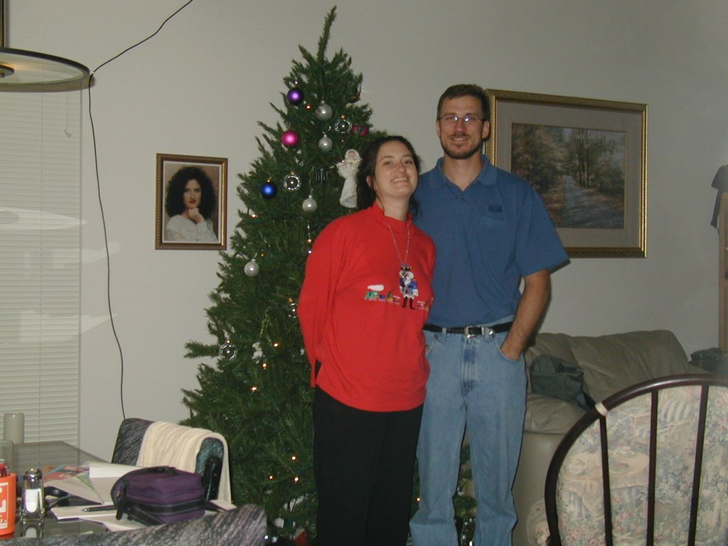 2001-12-12-Adriana-camera-test-Suzi-Travis-10-timer.JPG