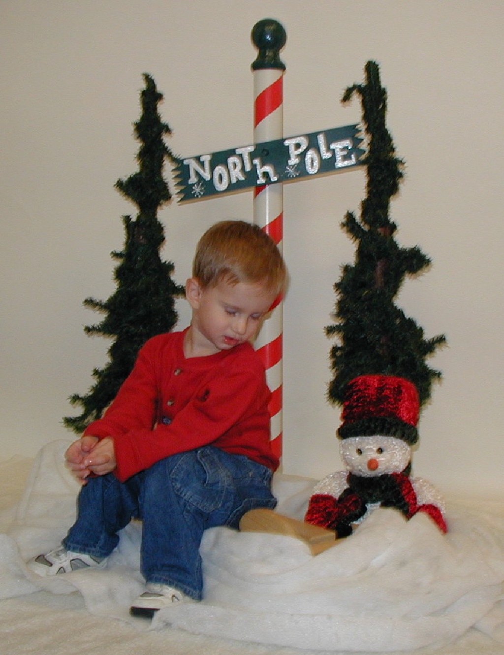 2001/12(December)/Misc/1024x768_2001-12-12-Kiddie-Kandids-12-Chance.JPG