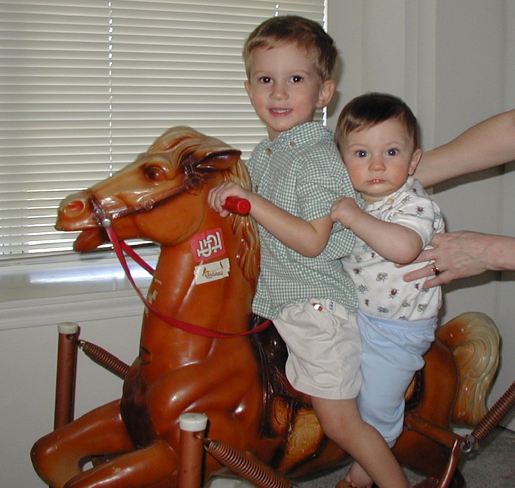 2001/12(December)/Misc/1024x768_2001-12-14-Chance-Dax-horsey-1.JPG