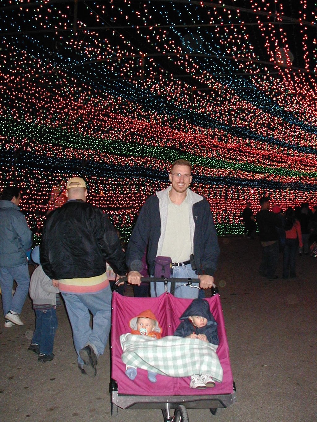 2001-12-19-Trail-of-lights-02-Chance-Dax-Travis.JPG
