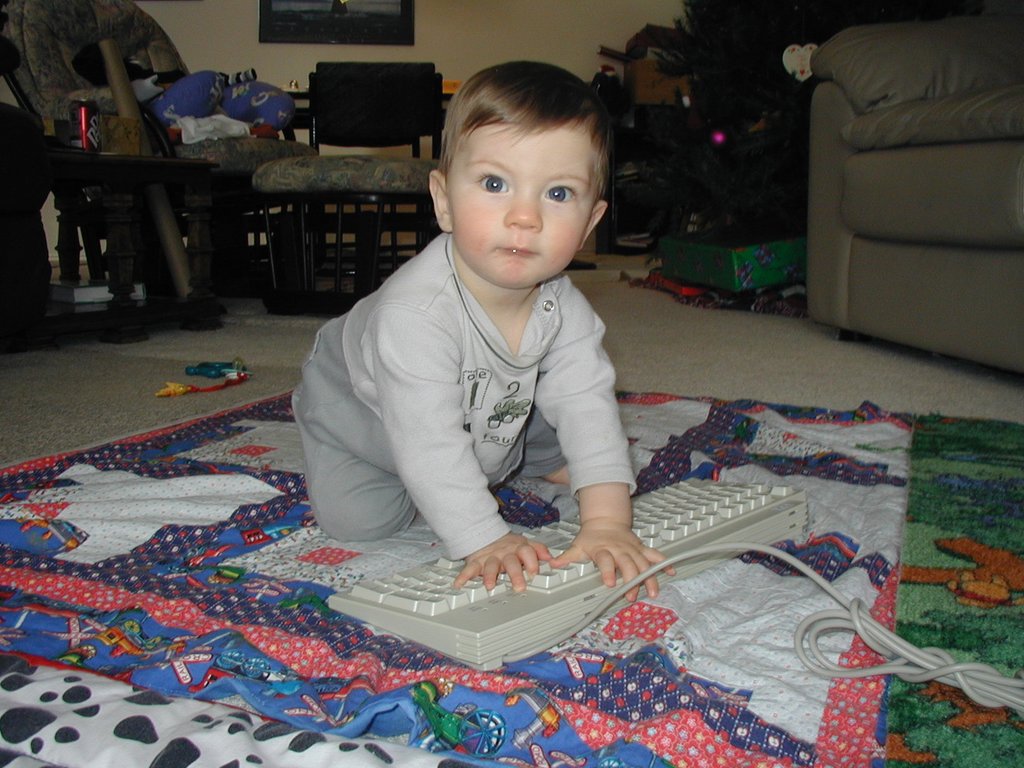 2001/12(December)/Misc/1024x768_2001-12-22-Dax-keyboard-11.JPG