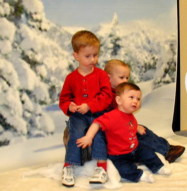 2001-12-12-Kiddie-Kandids-03-Dax-Chance-Vale.JPG