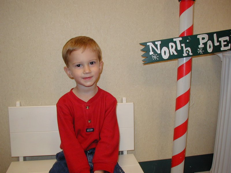 2001/12(December)/Misc/800x600_2001-12-12-Kiddie-Kandids-05-Chance.JPG