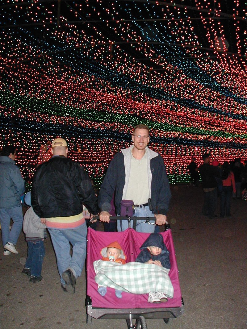 2001-12-19-Trail-of-lights-02-Chance-Dax-Travis.JPG