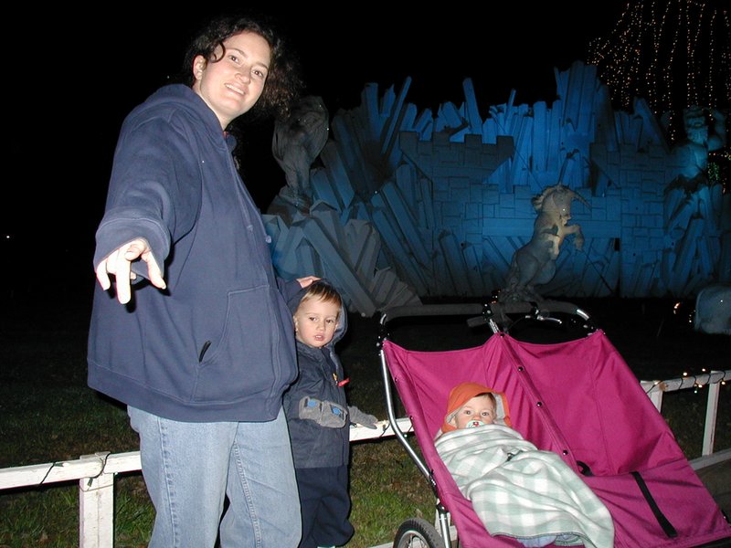 2001-12-19-Trail-of-lights-08-Chance-Suzi-Dax.JPG