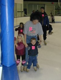 2001-12-16-Ice-Skating-5-Suzi-Chance.JPG