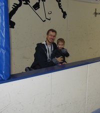 2001-12-16-Ice-Skating-9-Travis-Chance.JPG