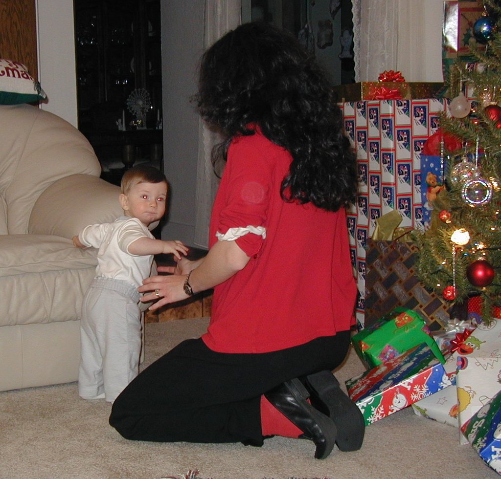 2001/12(December)/Xmas/1024x768_2001-12-24-Xmas-eve-02-Dax-Suzi.JPG