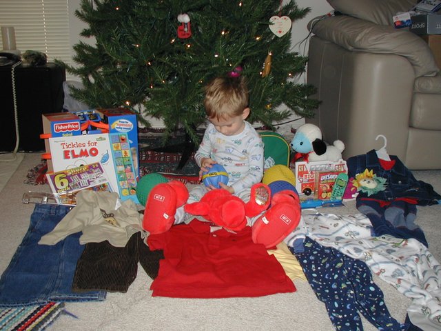 2001-12-25-Xmas-11-Chance-goodies.JPG