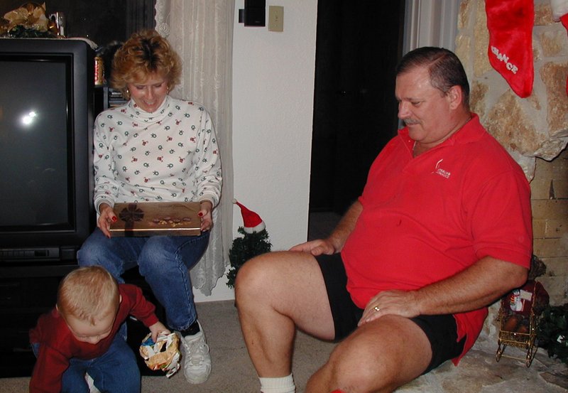 2001/12(December)/Xmas/800x600_2001-12-24-Xmas-eve-16-Janeen-Jim-Vale.JPG