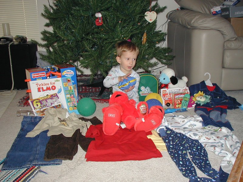 2001-12-25-Xmas-09-Chance-goodies.JPG